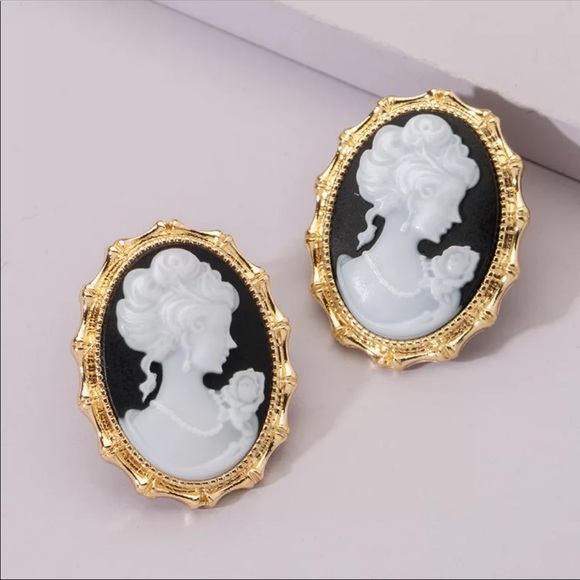 Jewelry - 3/$30 NEW VINTAGE CAMEO BLACK GOLD STUD EARRINGS